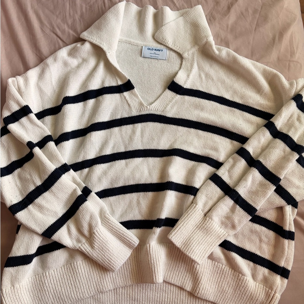 Old Navy Men's V-Neck Sweater - Cream and Black Stripes